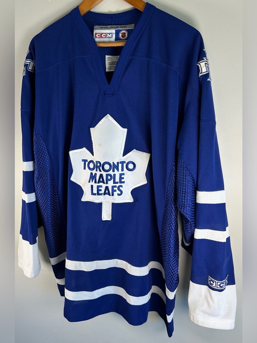Vintage Toronto Maple Leafs NHL CCM Air-Knit Men’s Hockey Jersey Size XL Y2K - Picture 3 of 14